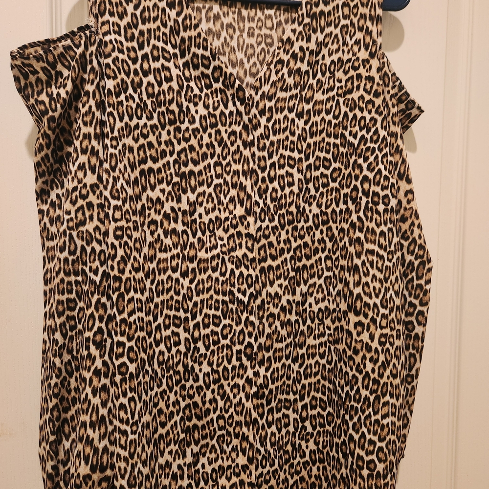 Leopard Print Sleeveless Top